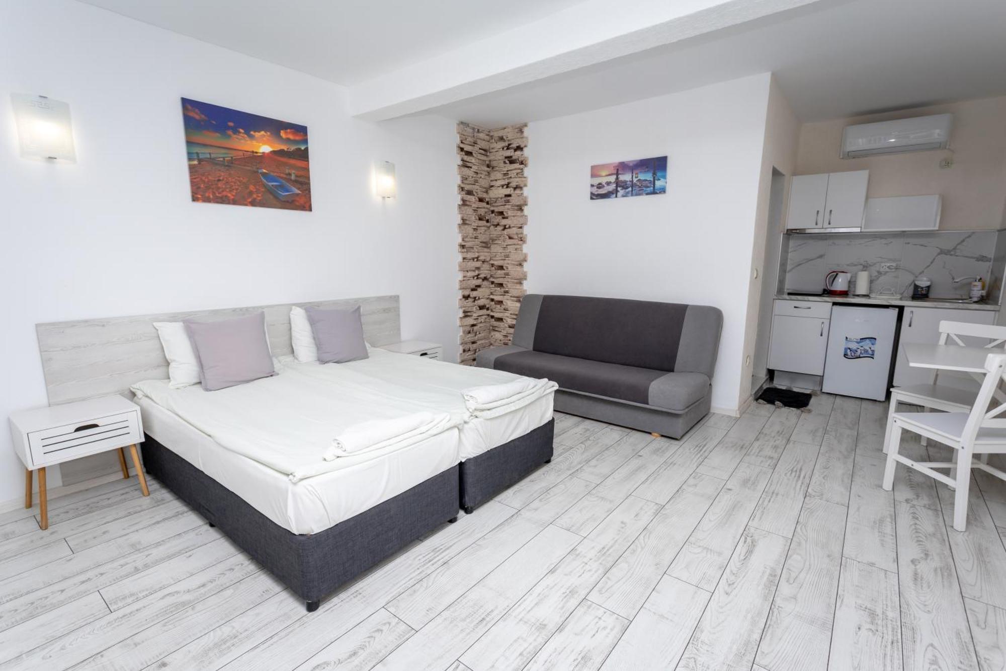 Guest House Desi - Къща За Гости Деси 巴尔奇克 外观 照片